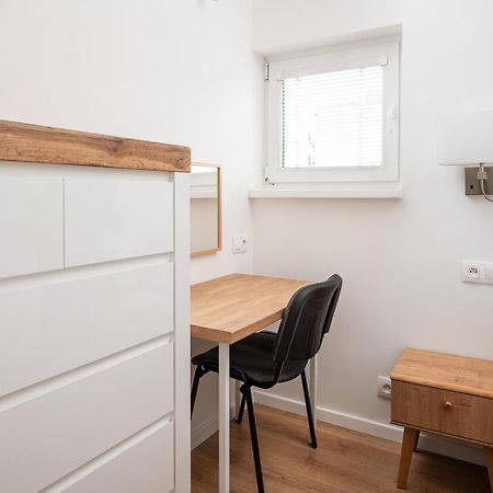 Krasinski Garden Comfort Apartment Warschau Exterior foto